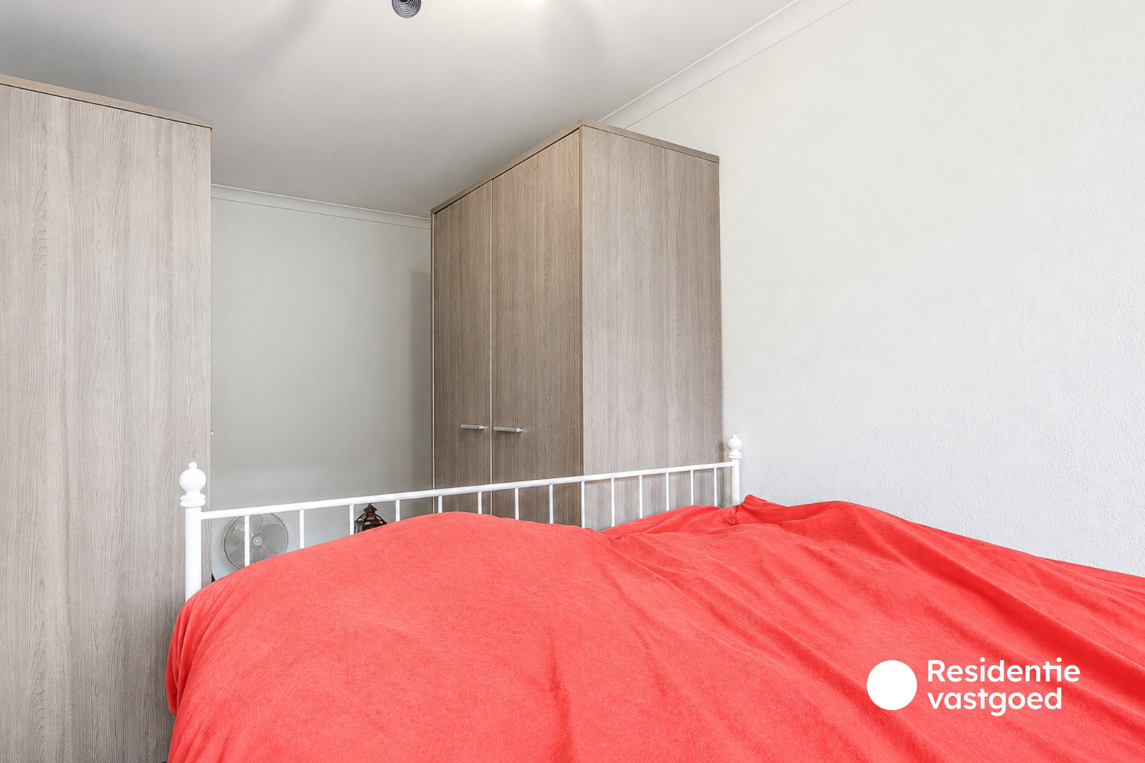Tweeslaapkamerappartement met privatieve staanplaats nabij het centrum van De Haan 