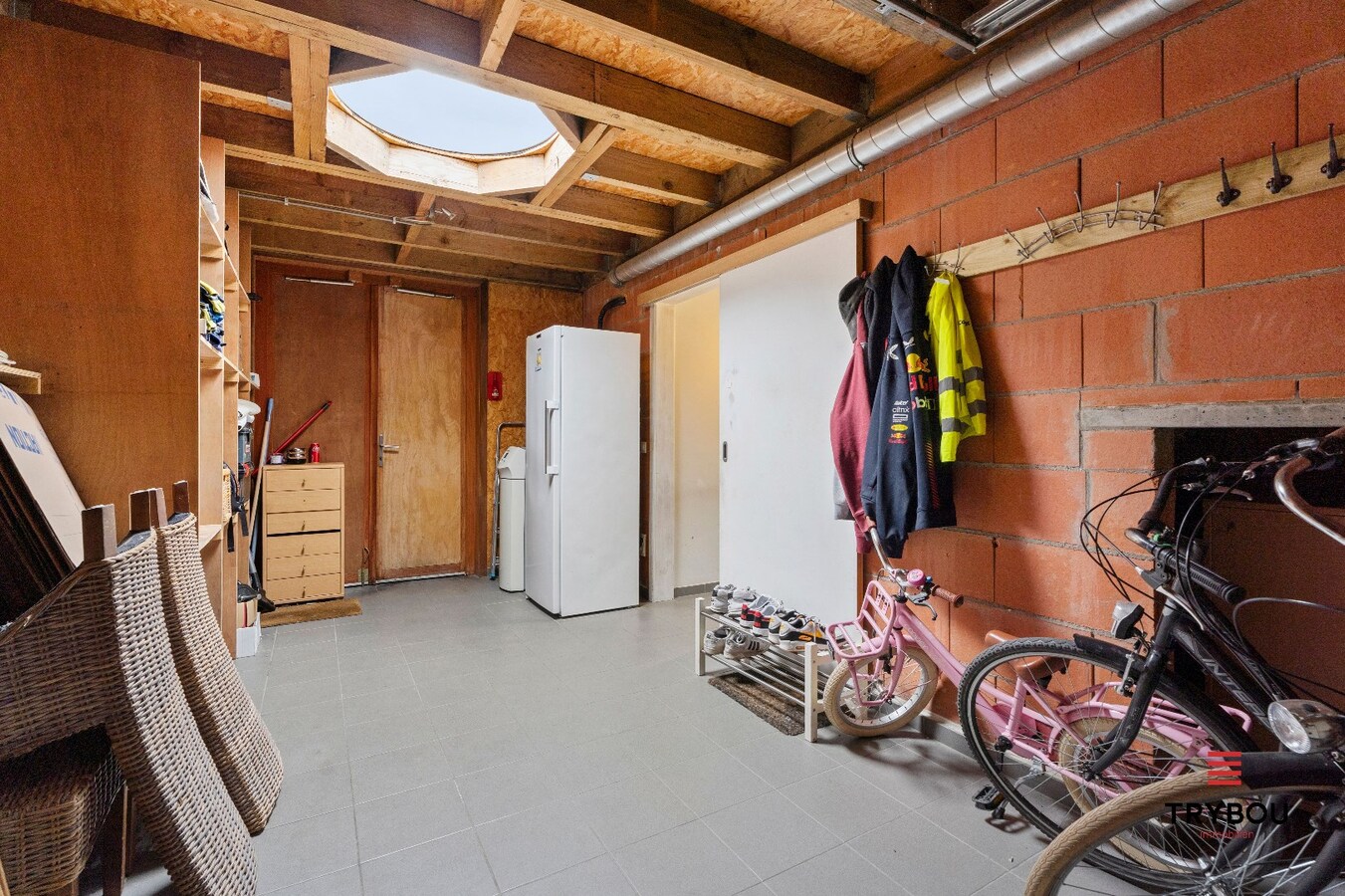 Uitstekend gelegen, halfopen bebouwing met 4 slaapkamers te Ruislede 