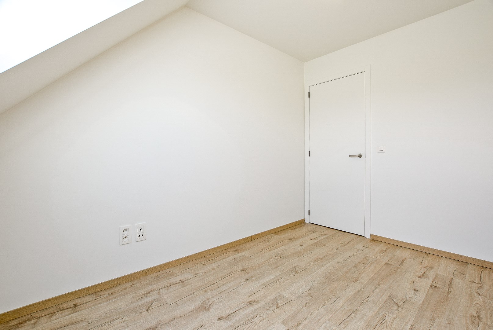 Moderne halfopen bebouwing met 3 slaapkamers. 