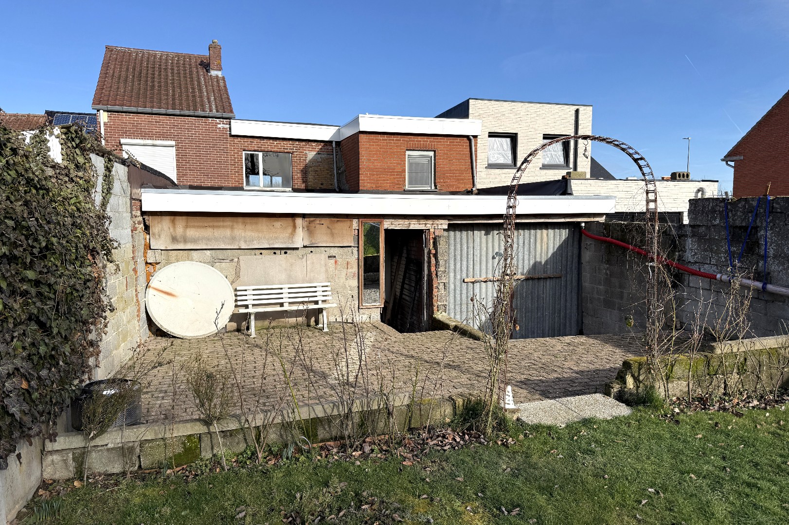 achtergevel en terras