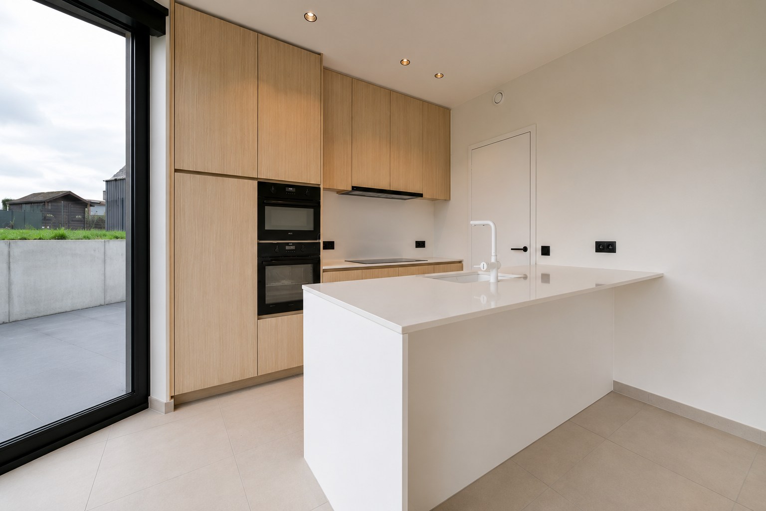 Ruime afgewerkte nieuwbouwwoning met landelijk zicht! 