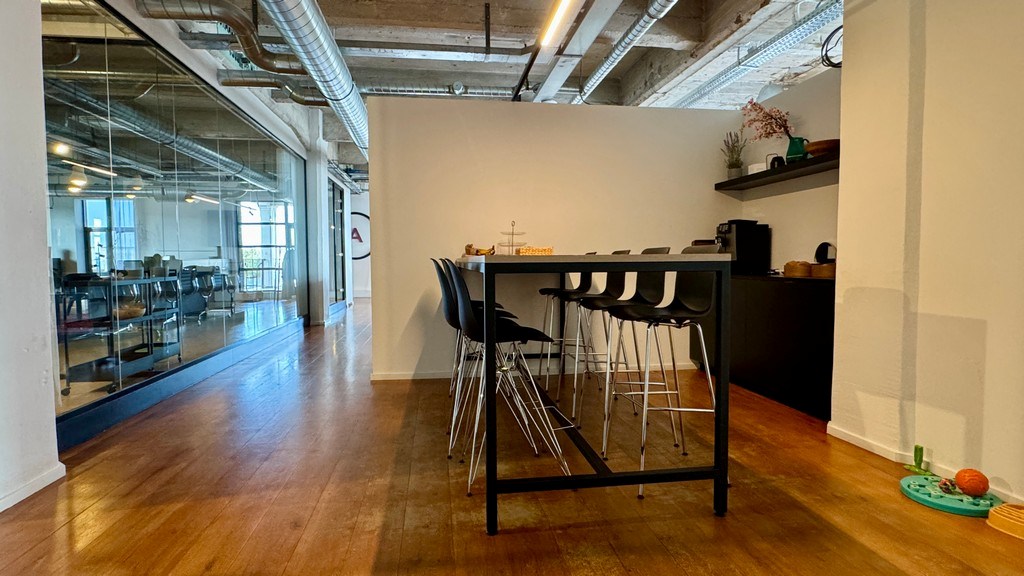 Loftkantoren te huur in Handelsdokcenter bij Gent-Dampoort