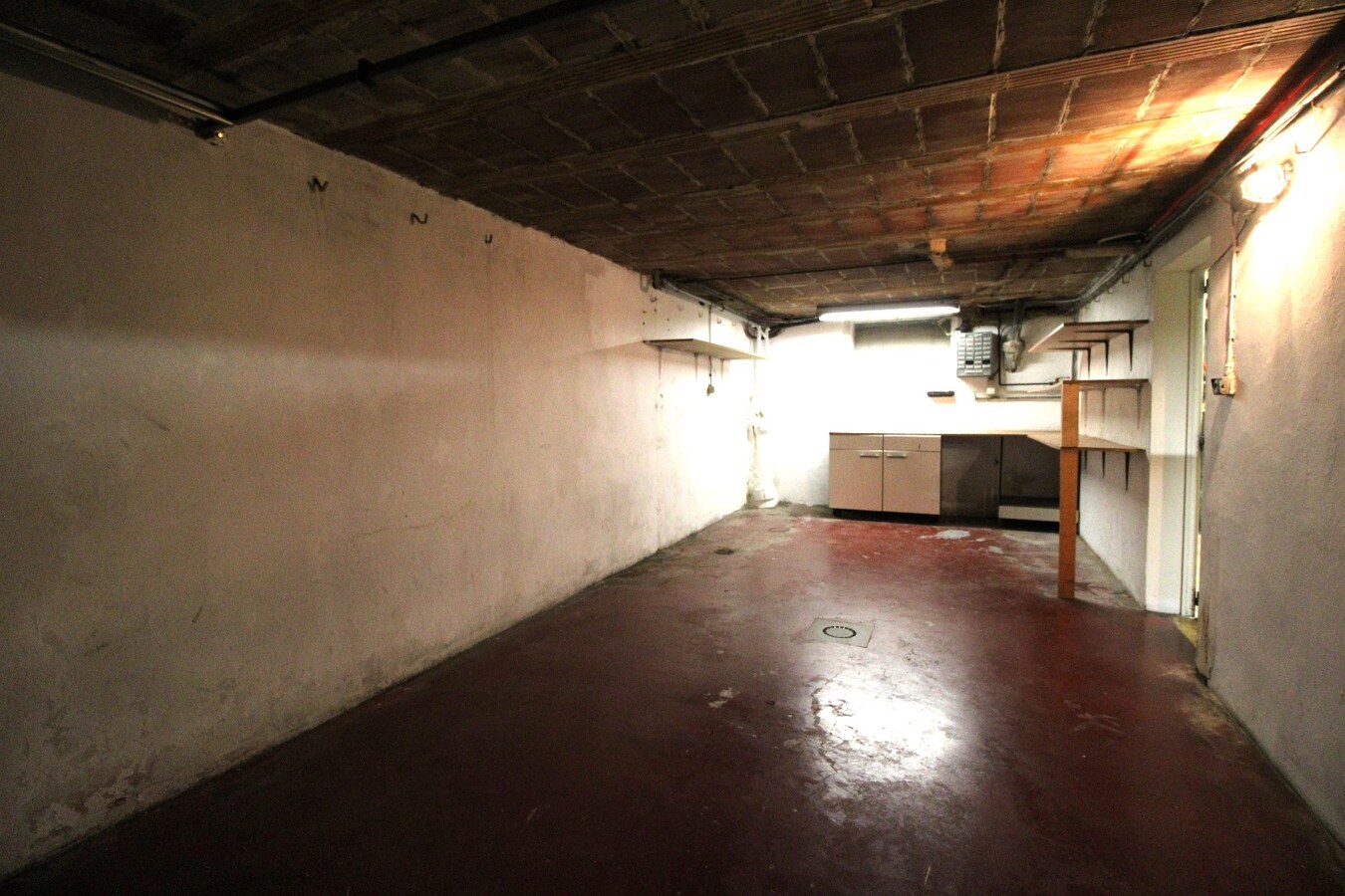 Stevige half-open bebouwing met 3 slaapkamers, tuin en garage te Moorslede 