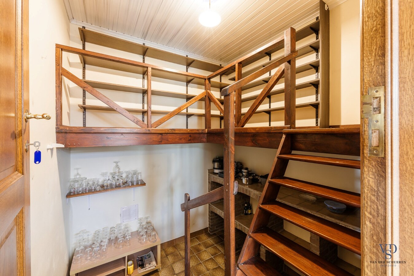 Bijzonder ruime (295m²) gezinswoning in Asper 