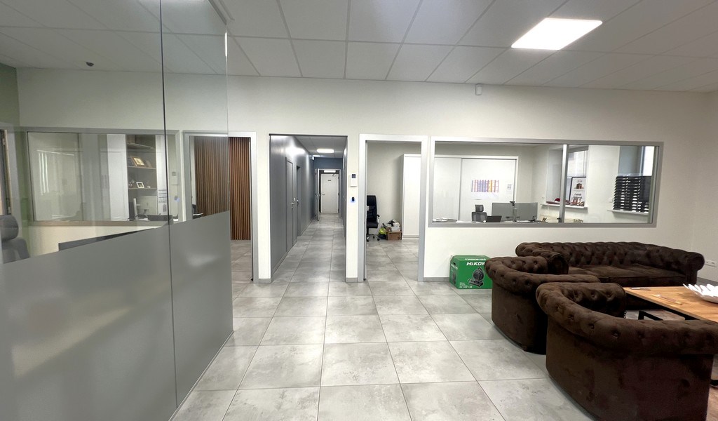 Bedrijfspand te koop in industriezone Hoogveld te Dendermonde