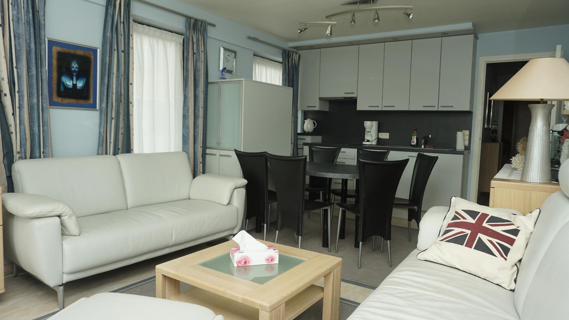 APP. MEUBLE - 2 CHAMBRES A COUCHER - BELLE VUE SUR LE PORT 