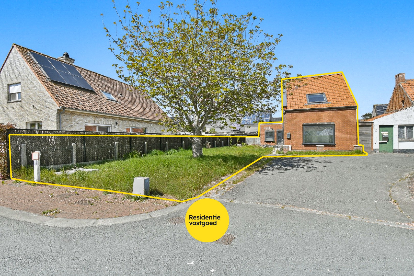 Woning met reeds aangevatte renovatie en veel potentieel 