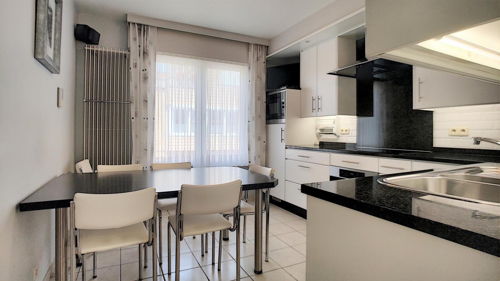 Magnifieke hoekwoning met garage - Heist 