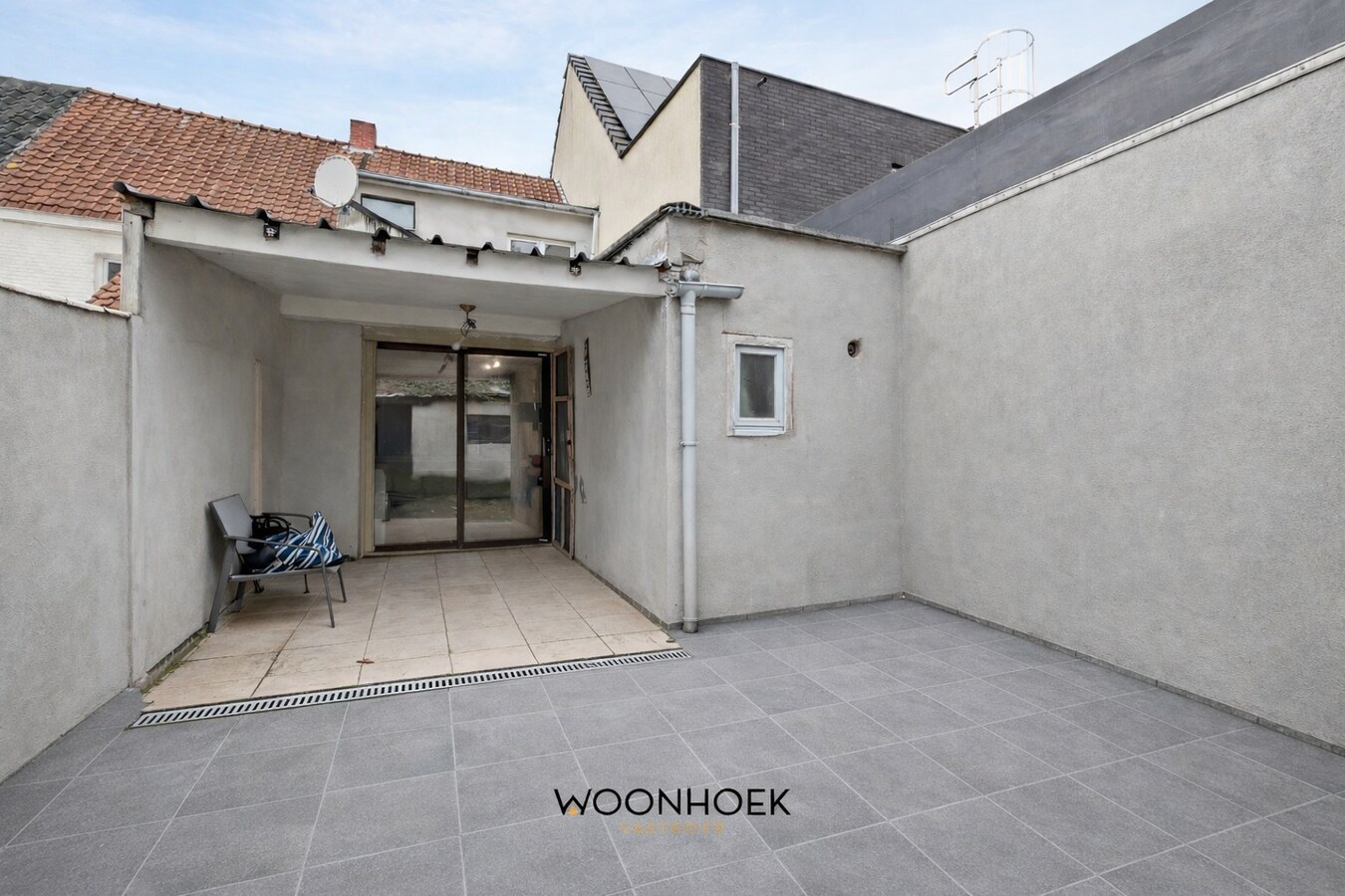 Charmante 2-slpk woning met achteruitweg in centrum 