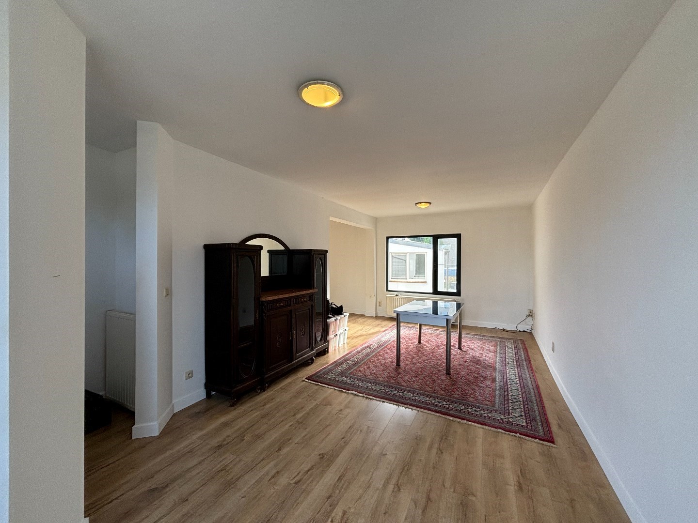 Goed onderhouden gezinswoning met 3 slpk. en ruimte voor bijberoep in Mol-Sluis 