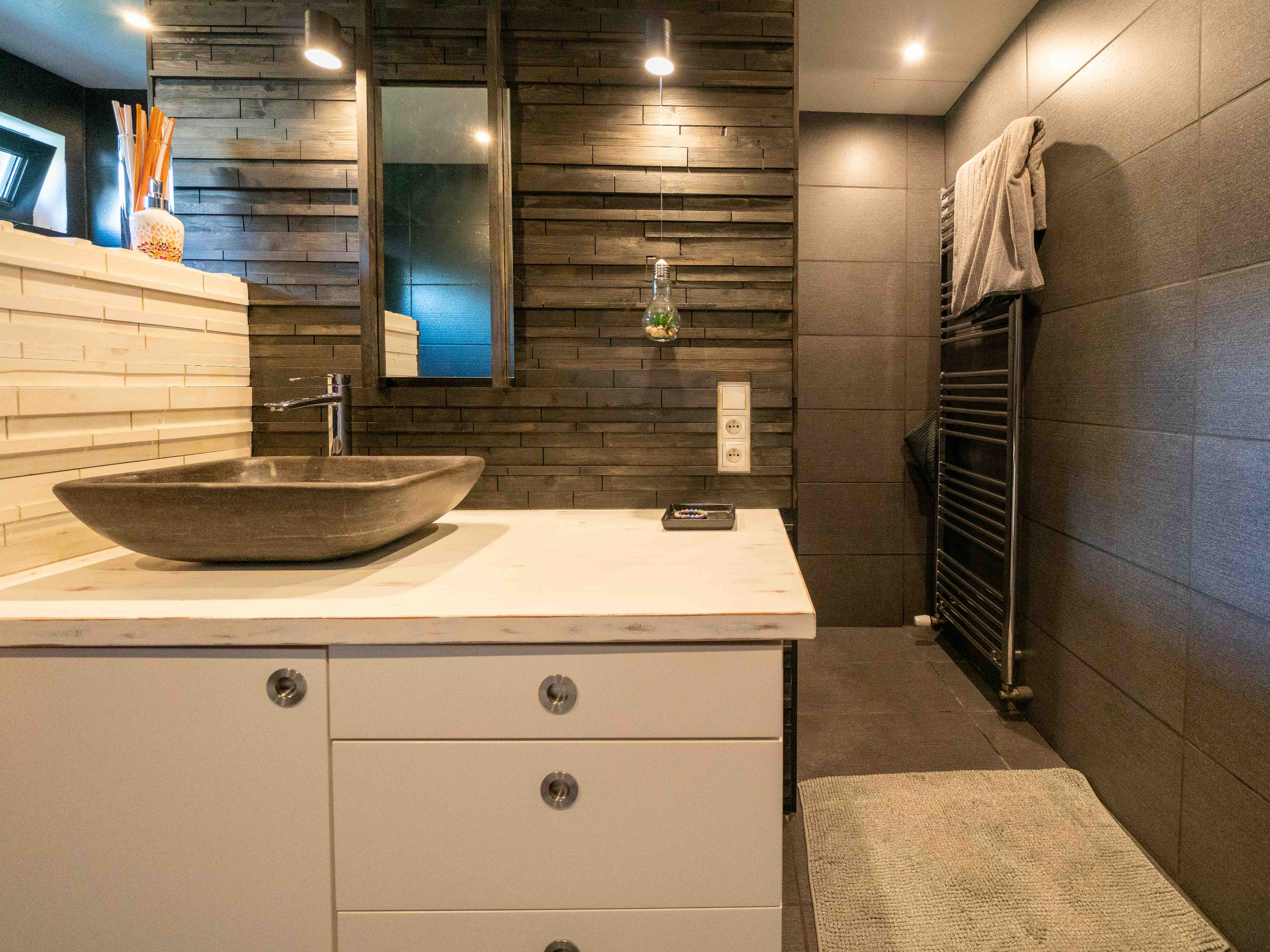 Volledig gerenoveerde woning in rustige woonwijk 