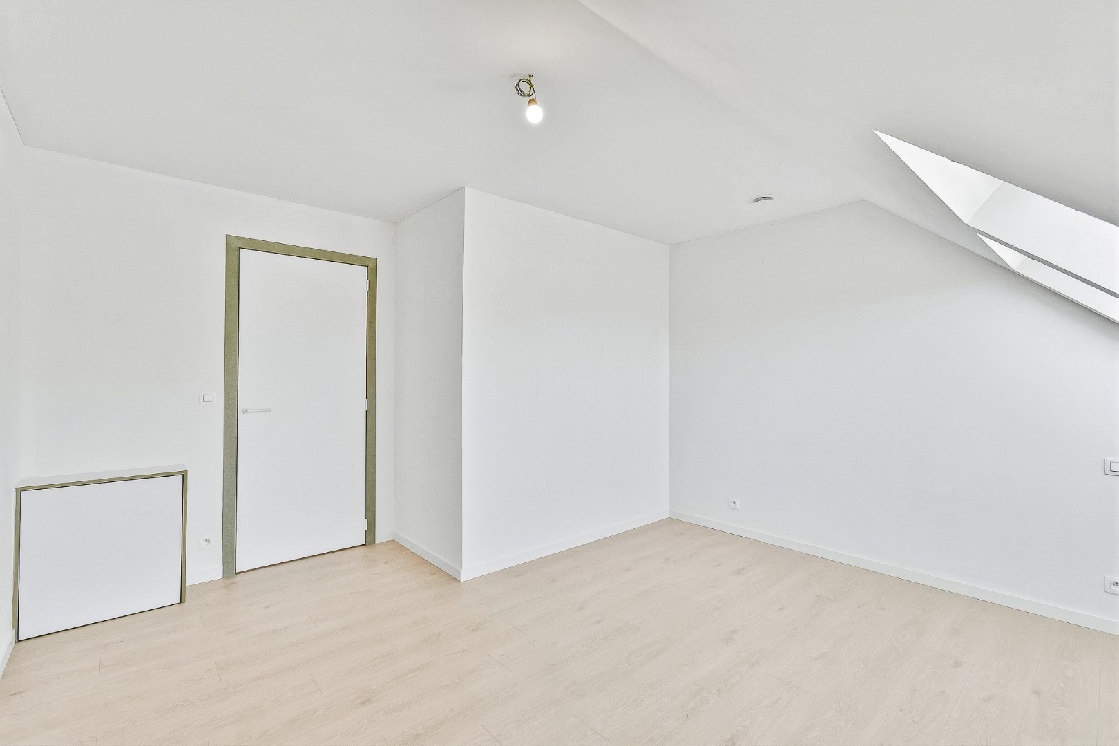 Gezinswoning met drie slaapkamers op goeie locatie 