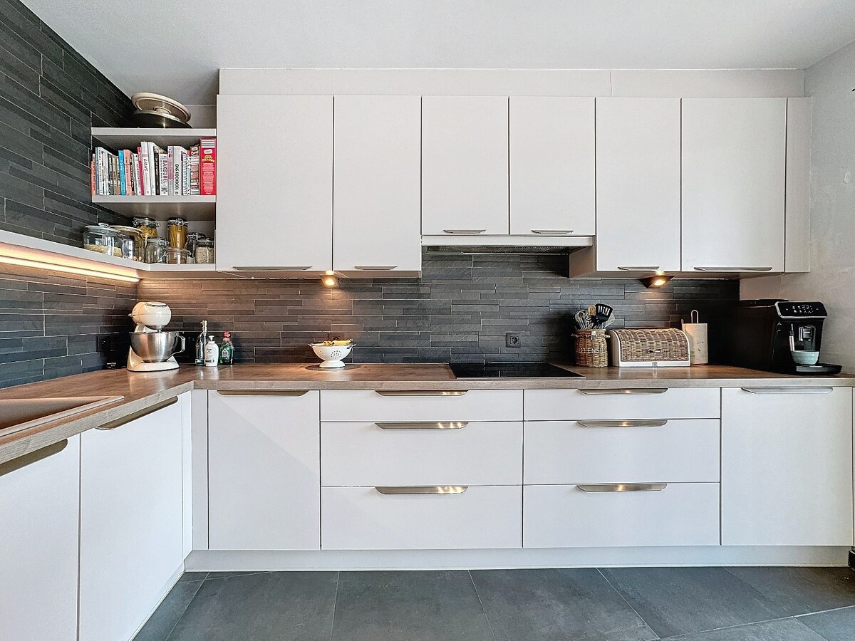 Op en top afgewerkte, energiezuinige gezinswoning (2013) te Velzeke 