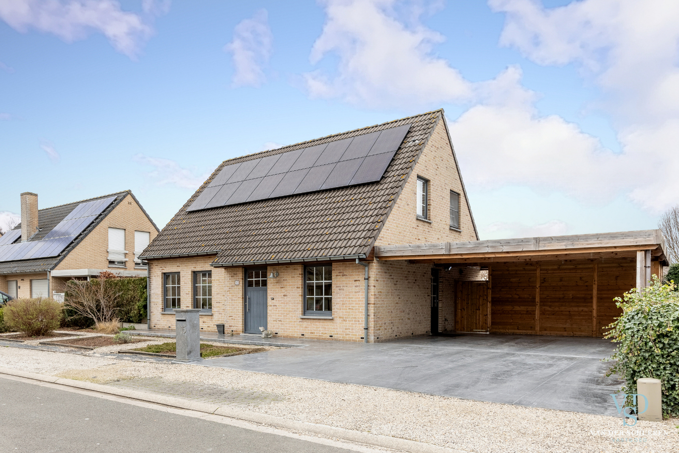 Energiezuinige, eigentijdse villa met zwembad. 