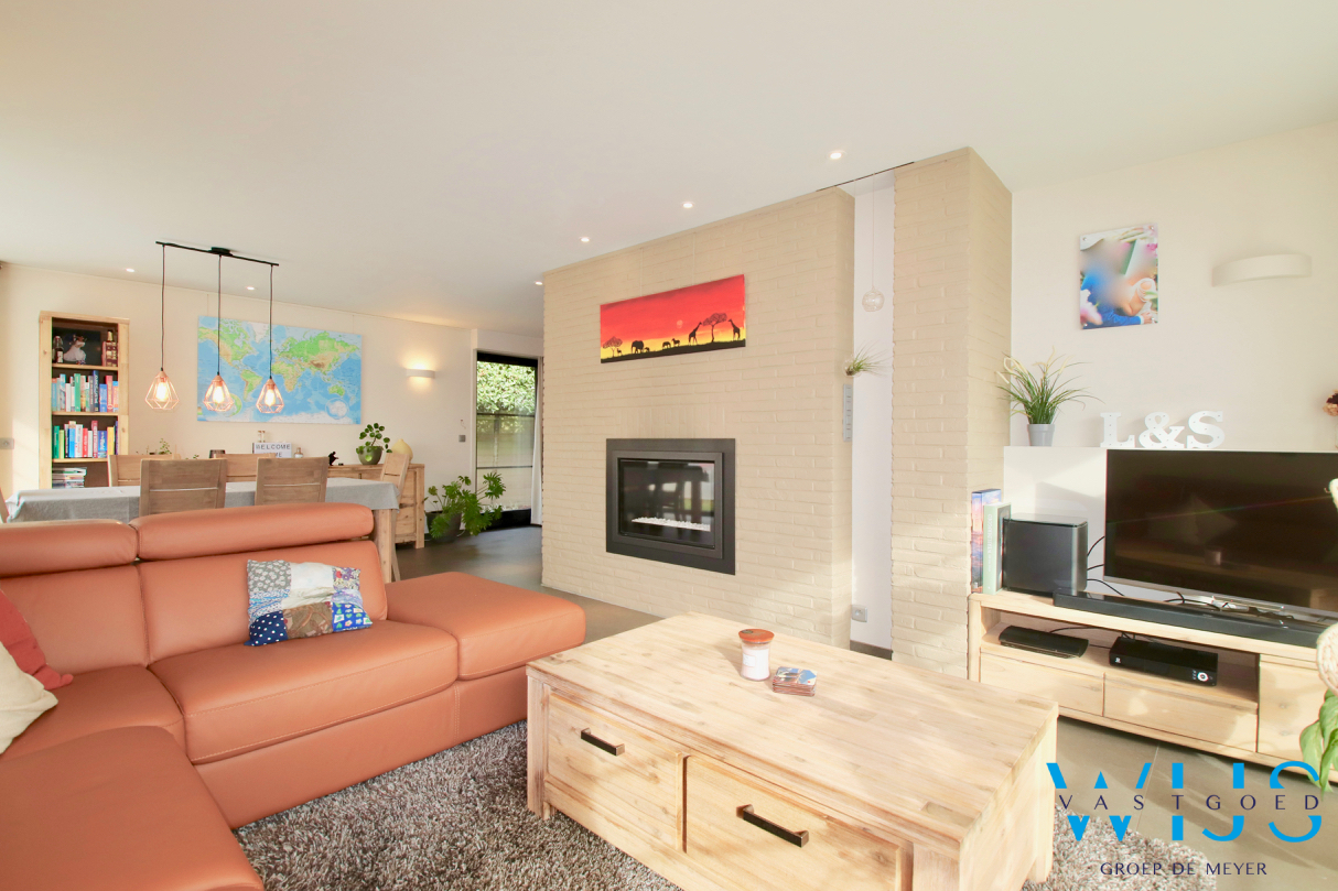 Instapklaar stijlvol woonhuis met leuke tuin te Assenede ! 