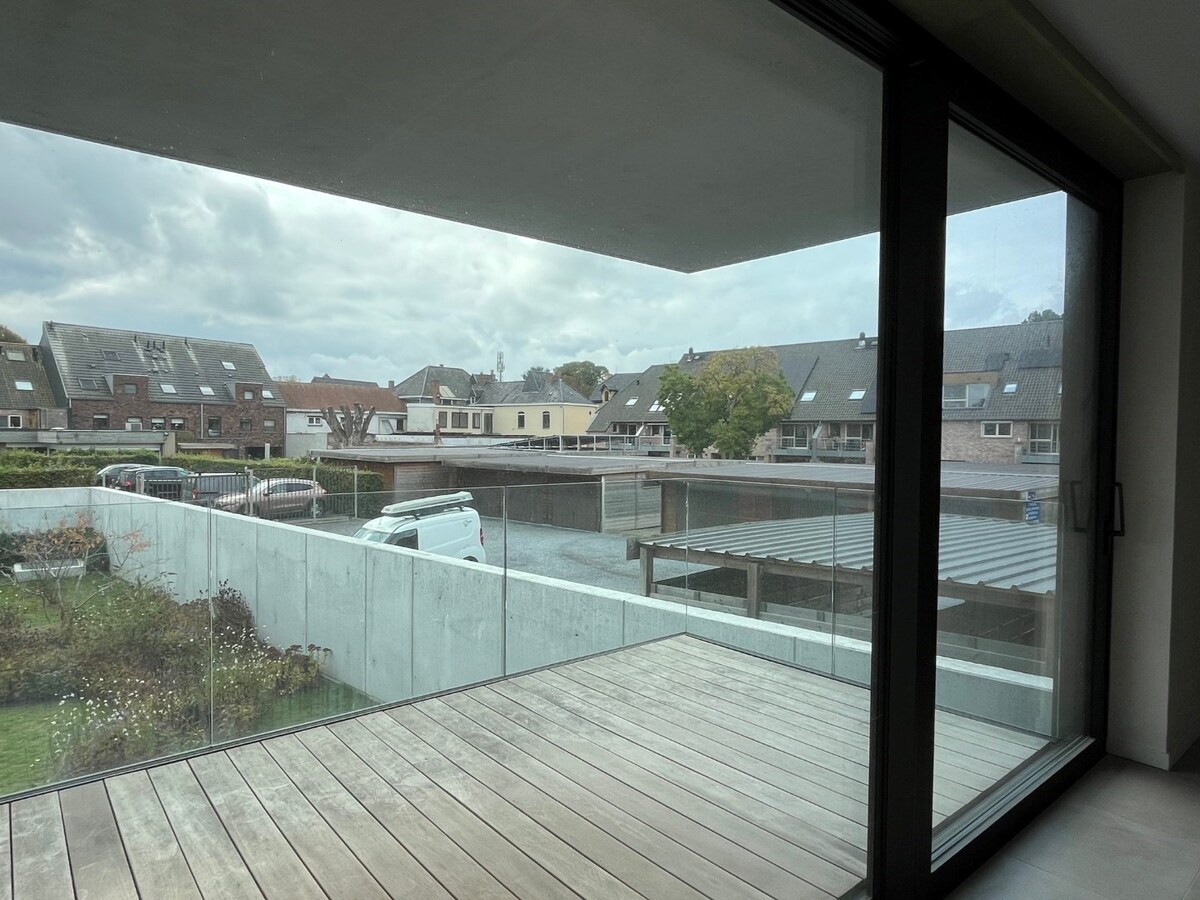 Ruim 2 slpk-appartement incl. staanplaats en kelderberging. 