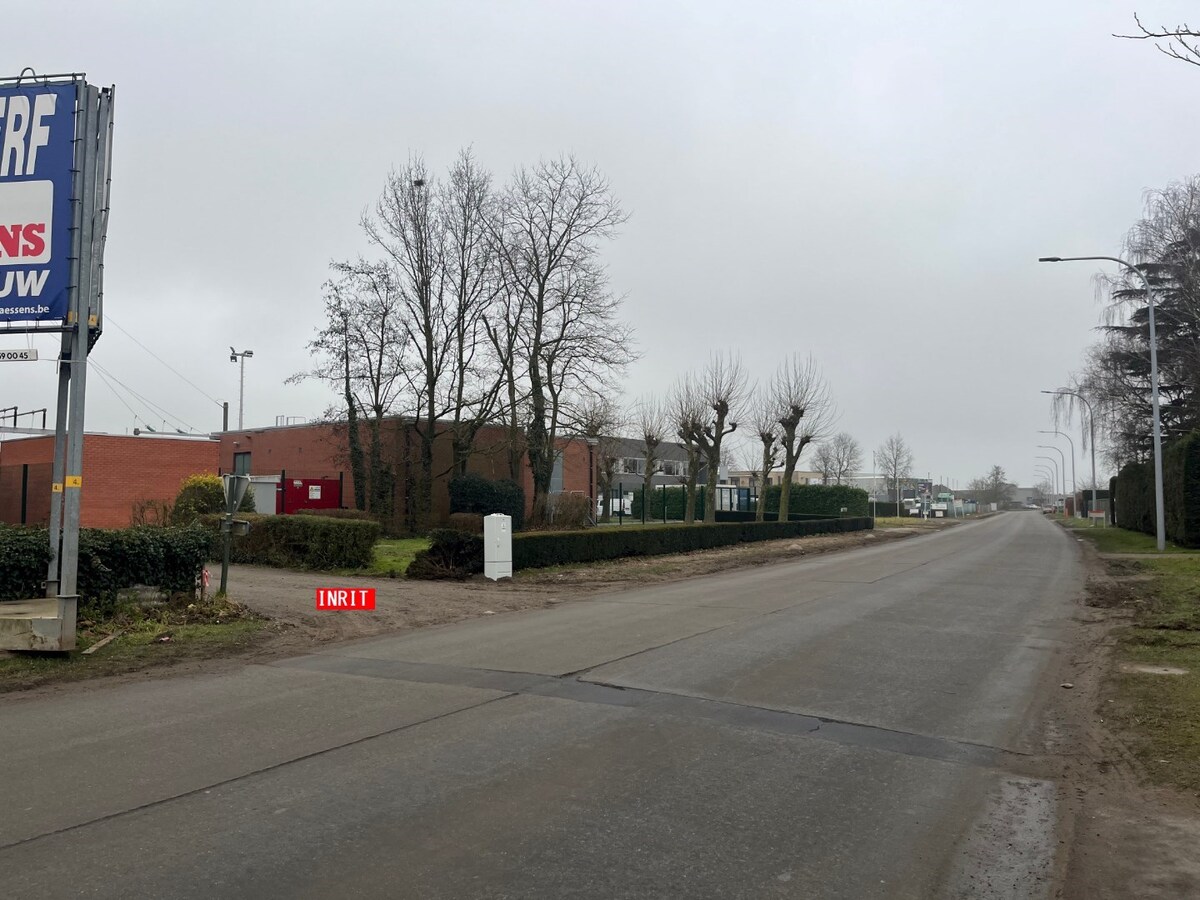 Loods - uitstekend gelegen. 