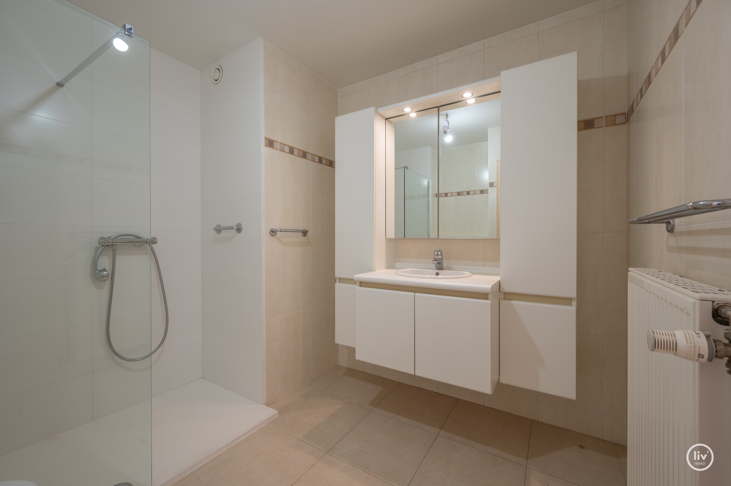 Instapklaar twee slaapkamer appartement op een toplocatie te Knokke. 