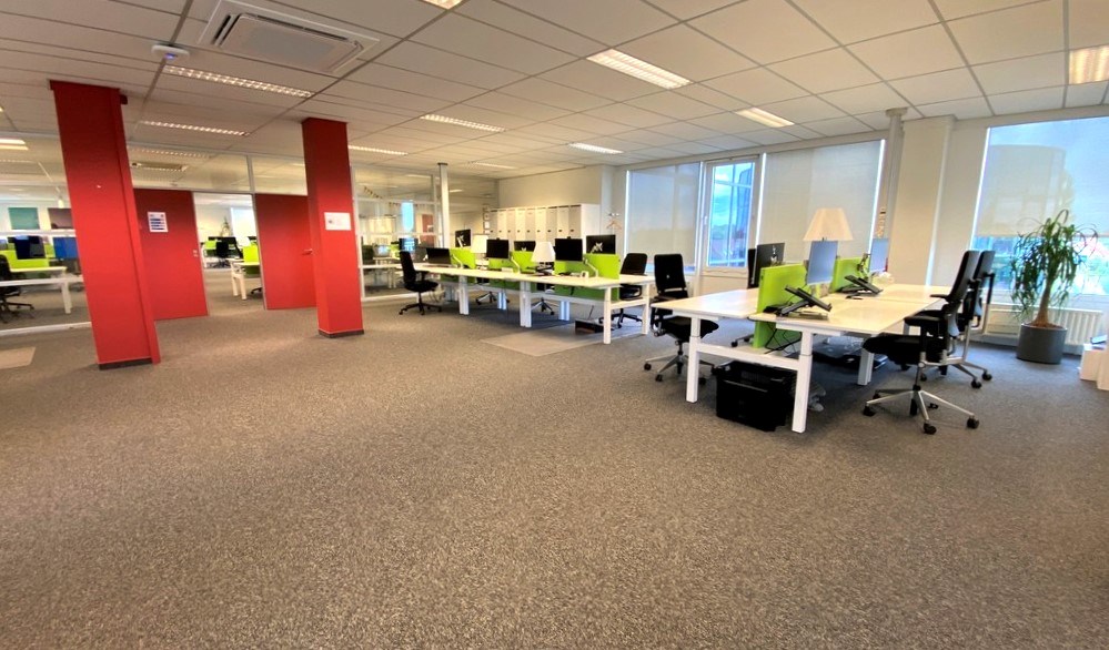 Kantoren te huur aan R4/E40 in Portalis gebouw in Zwijnaarde