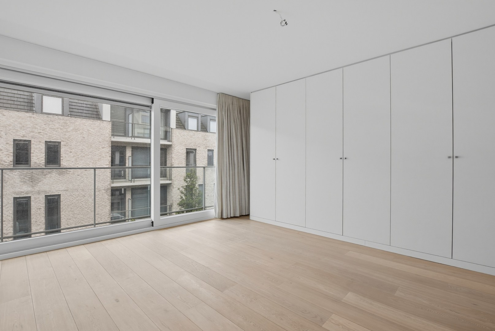 Luxueus praktisch appartement (122m² + 30 m²) met rondom terrassen te Nieuwpoort-Stad 