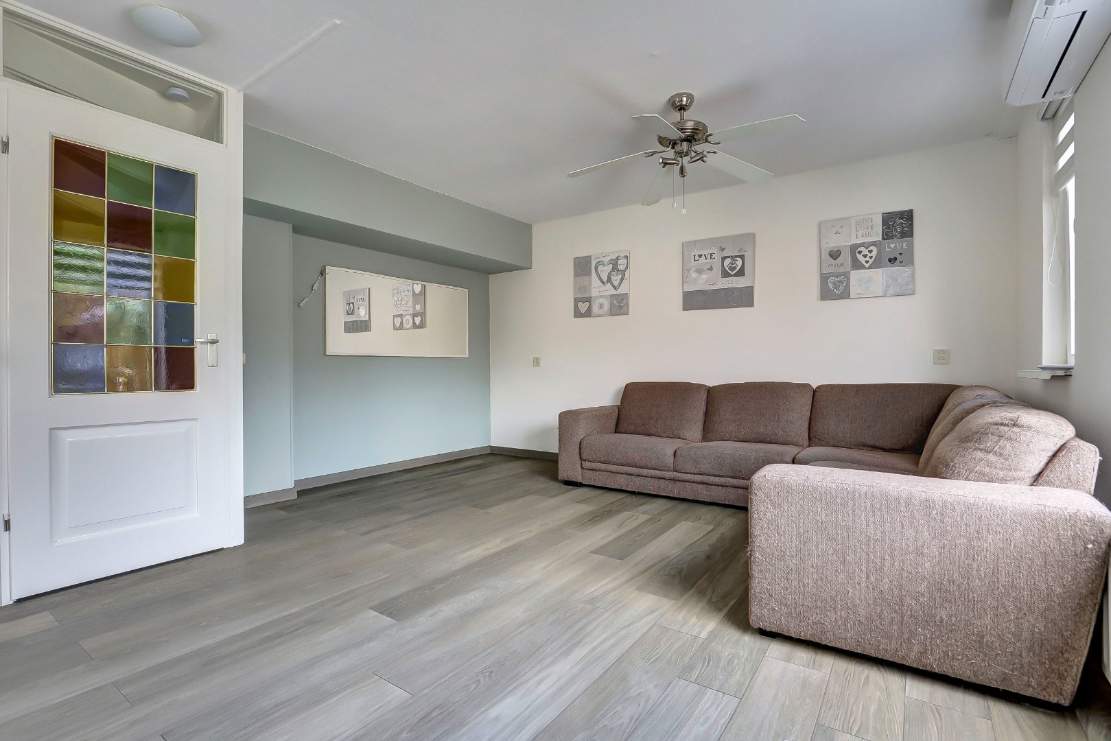 2-kamer hoekwoning met  ruime slaapkamer met airconditioning, tuin op het zonnige zuidwesten. 