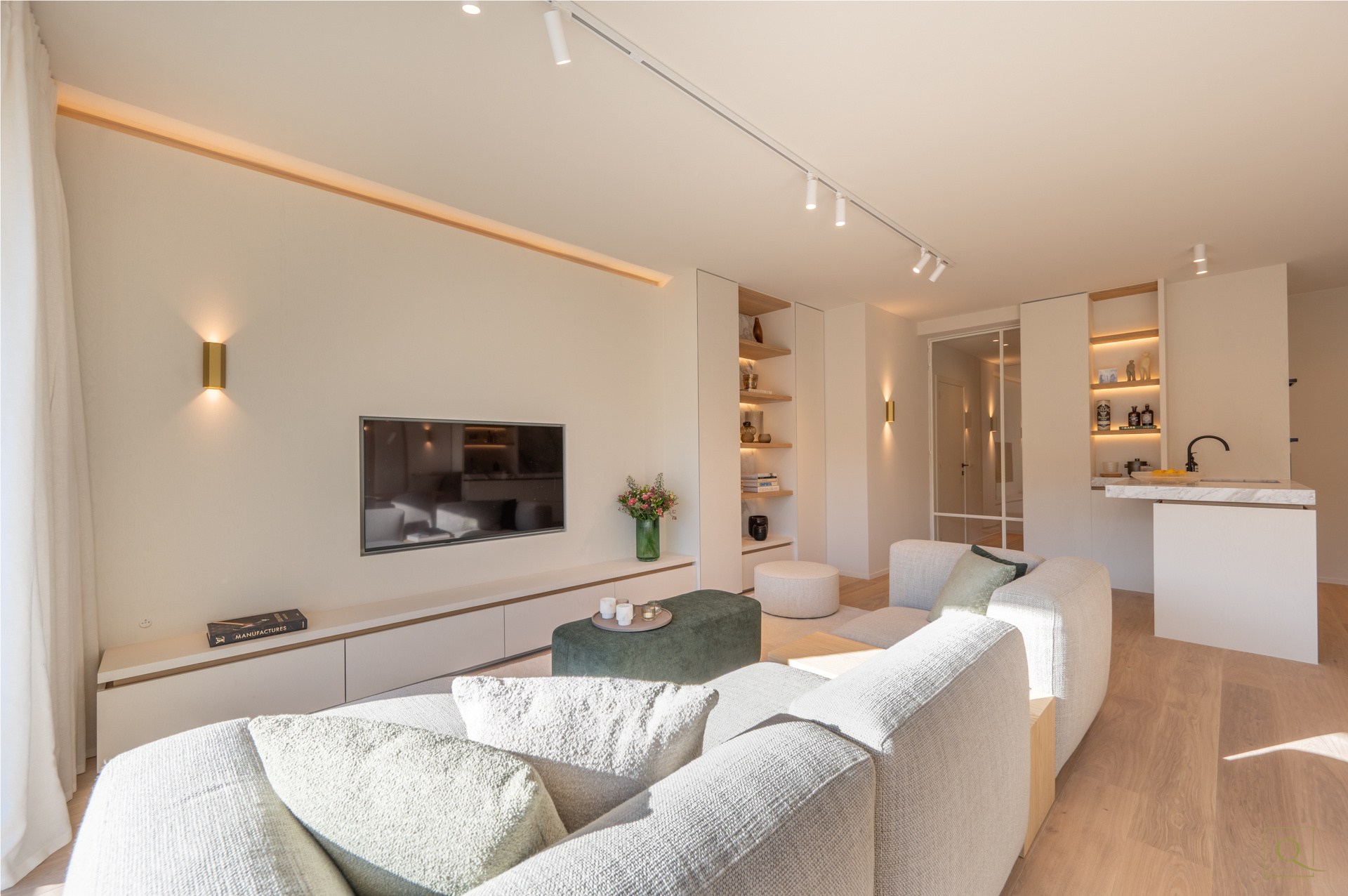 Prachtig gerenoveerd 3-SLPK-appartement nabij de Zeedijk 