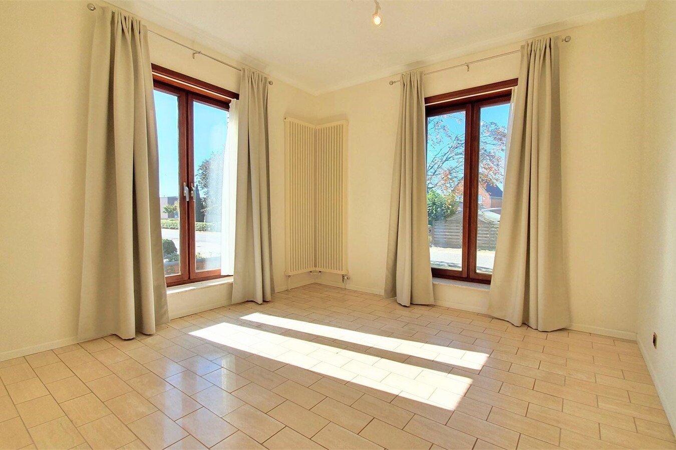 Ruime, gerenoveerde bungalow op perceel van 1032 m² 