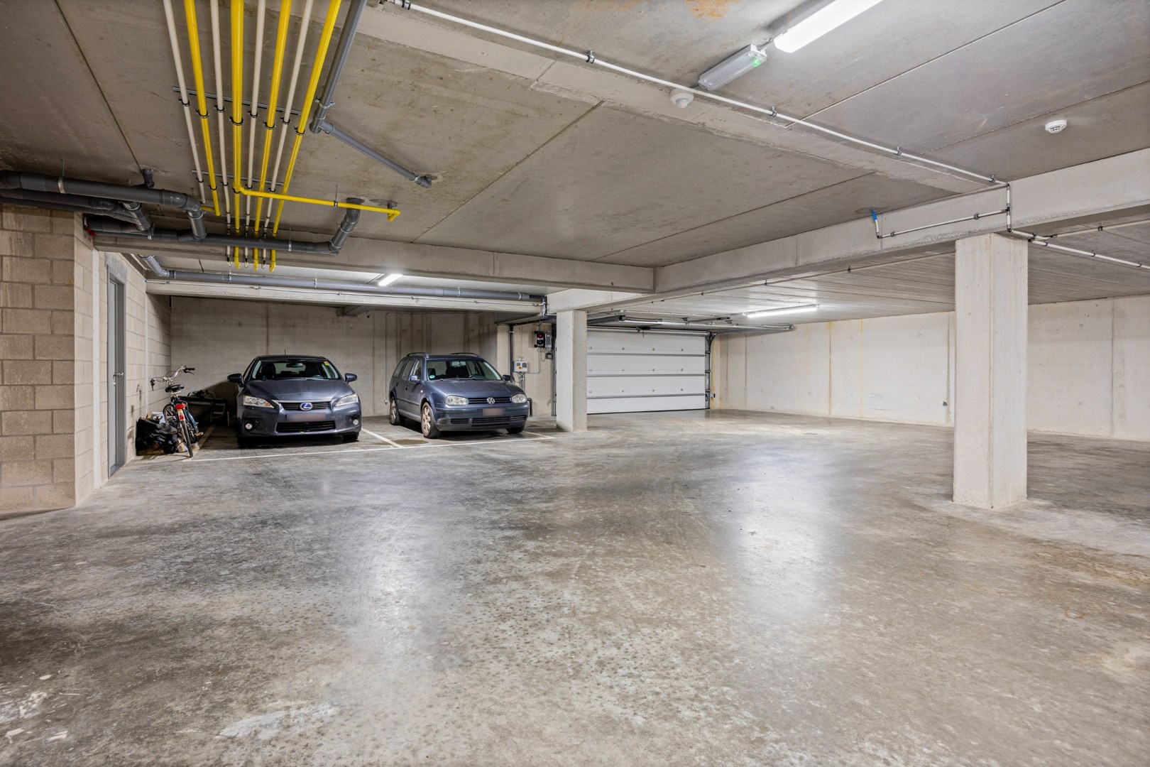 Ruim appartement met 2 slaapkamers en tuin + autostaanplaats vlakbij autostrade - EPC 68 kWh/m² 