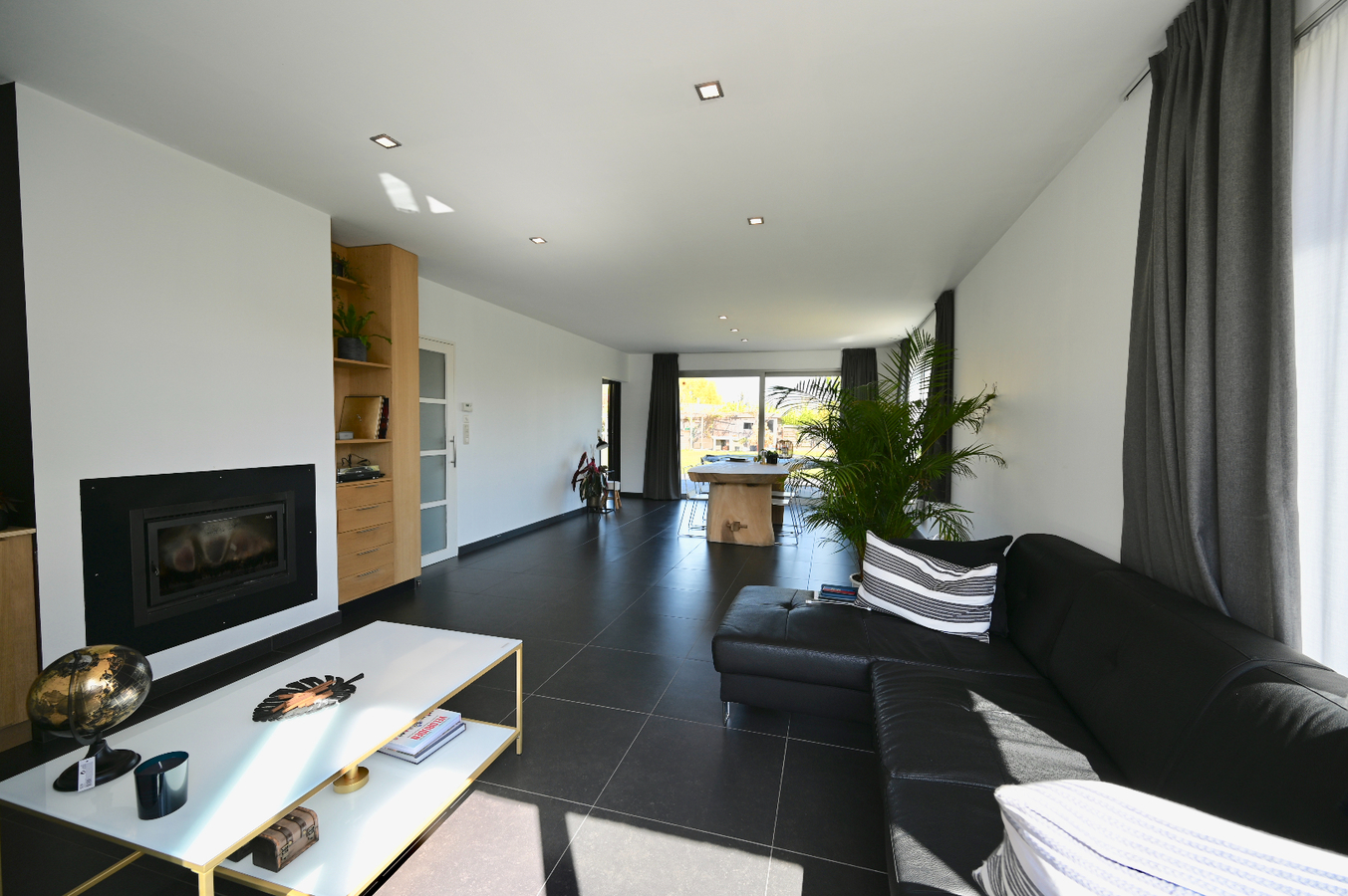 MAGNIFIEKE MODERNE VILLA OP TOPLIGGING NABIJ CENTRUM OOSTENDE 