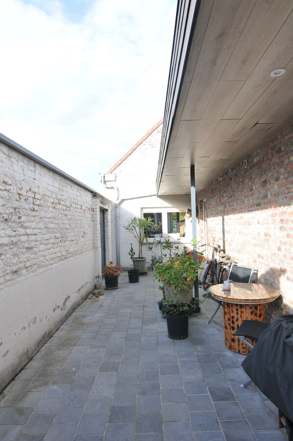 Ruime woning met 2 slaapkamers en bureau 