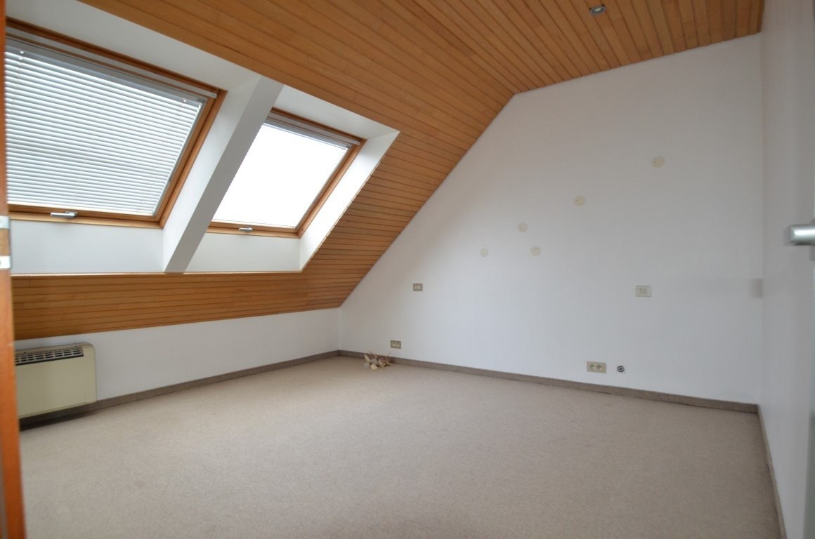 Modern dakappartement met 2 slpks en garage 