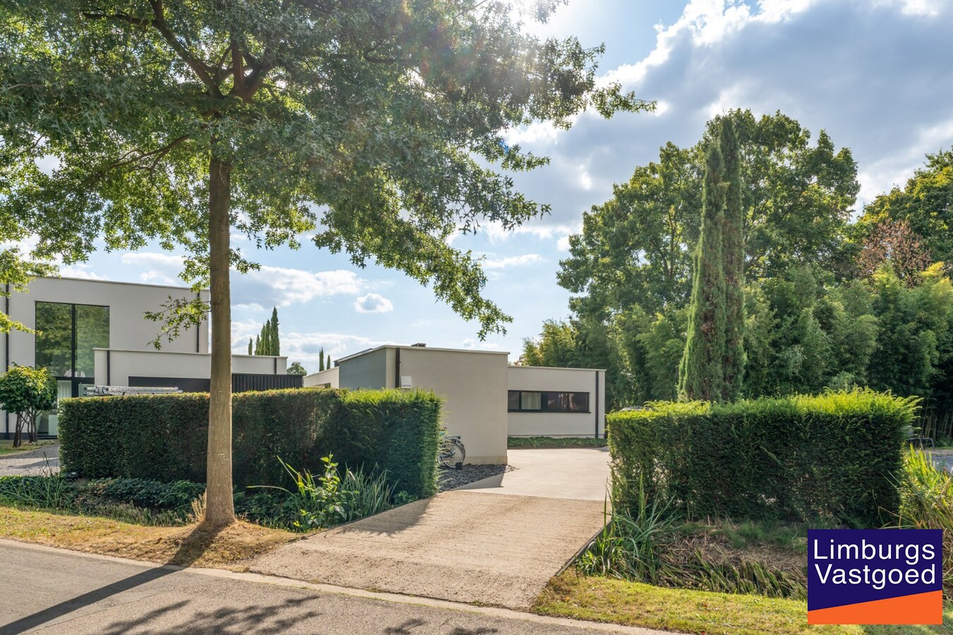 Unieke designvilla met zwembad en panoramisch uitzicht op het Albertkanaal 