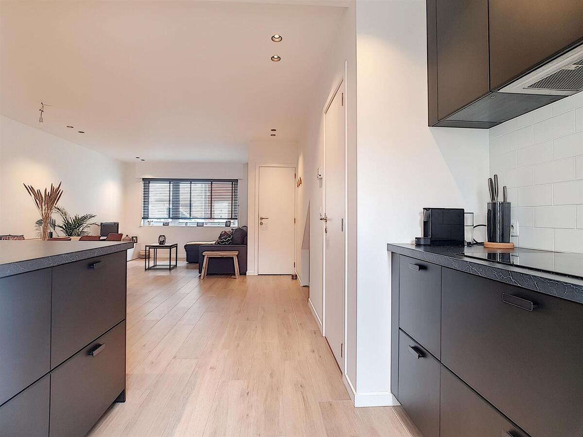 Ruim, knap gerenoveerd 1-slaapkamerappartement  met terras  - Heist 