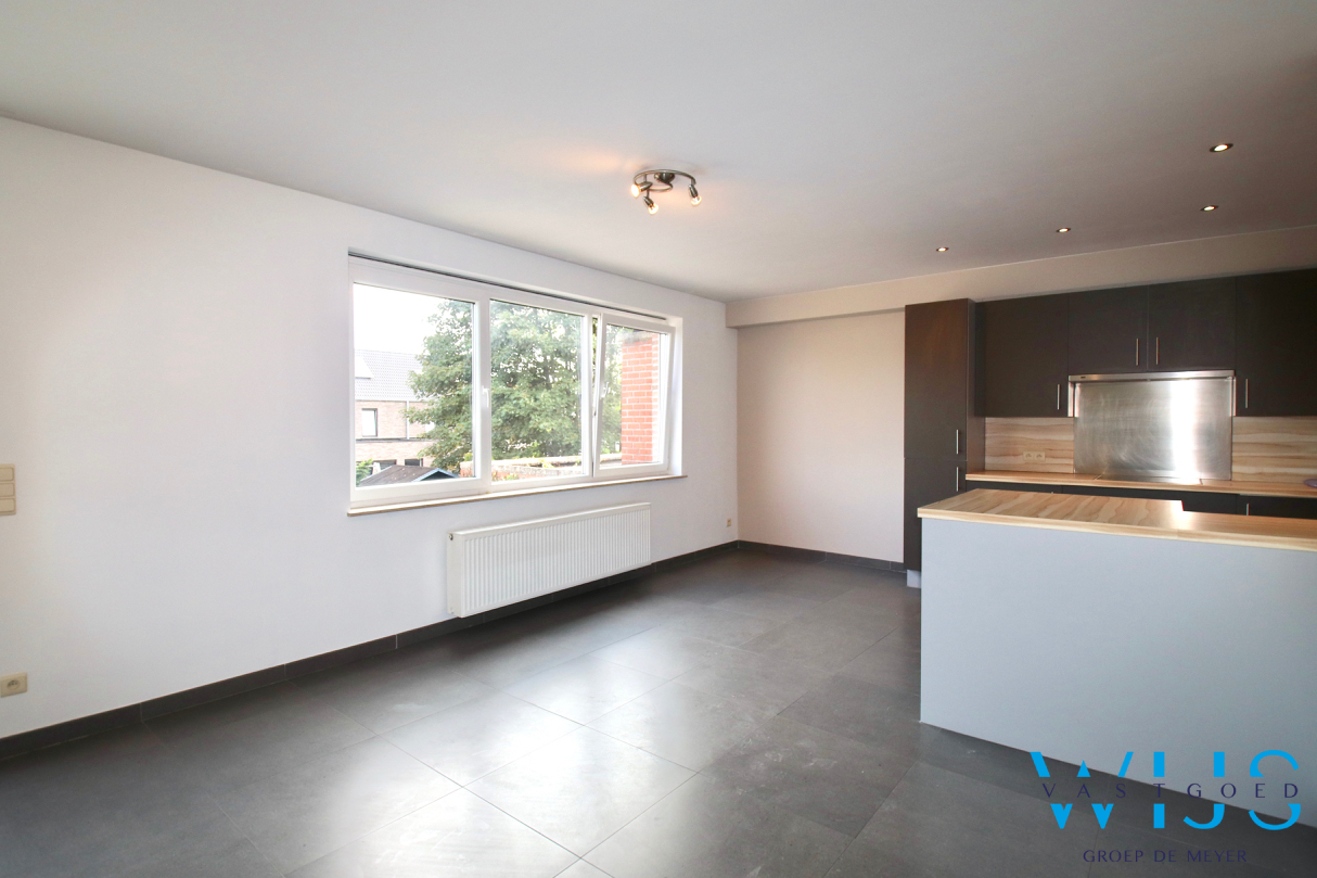 Instapklaar &amp; gezellig 3 slaapkamer appartement in hartje Zelzate! 