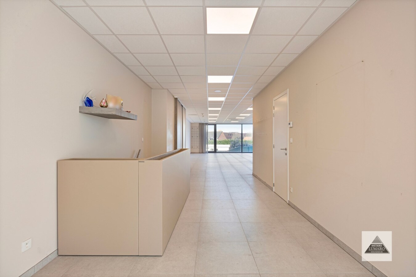 Uitstekend gelegen kantoor-/praktijkruimte van 130 m² + kelder en garage 