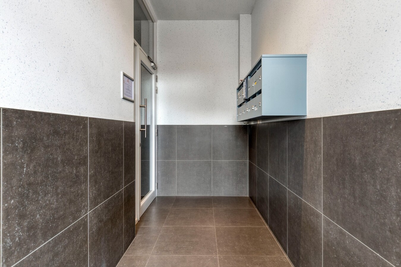Penthouse ensoleillé avec une très grande terrasse 
