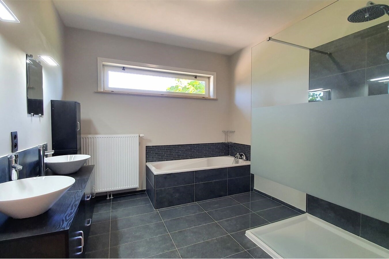 Ruime, gerenoveerde bungalow op perceel van 1032 m² 