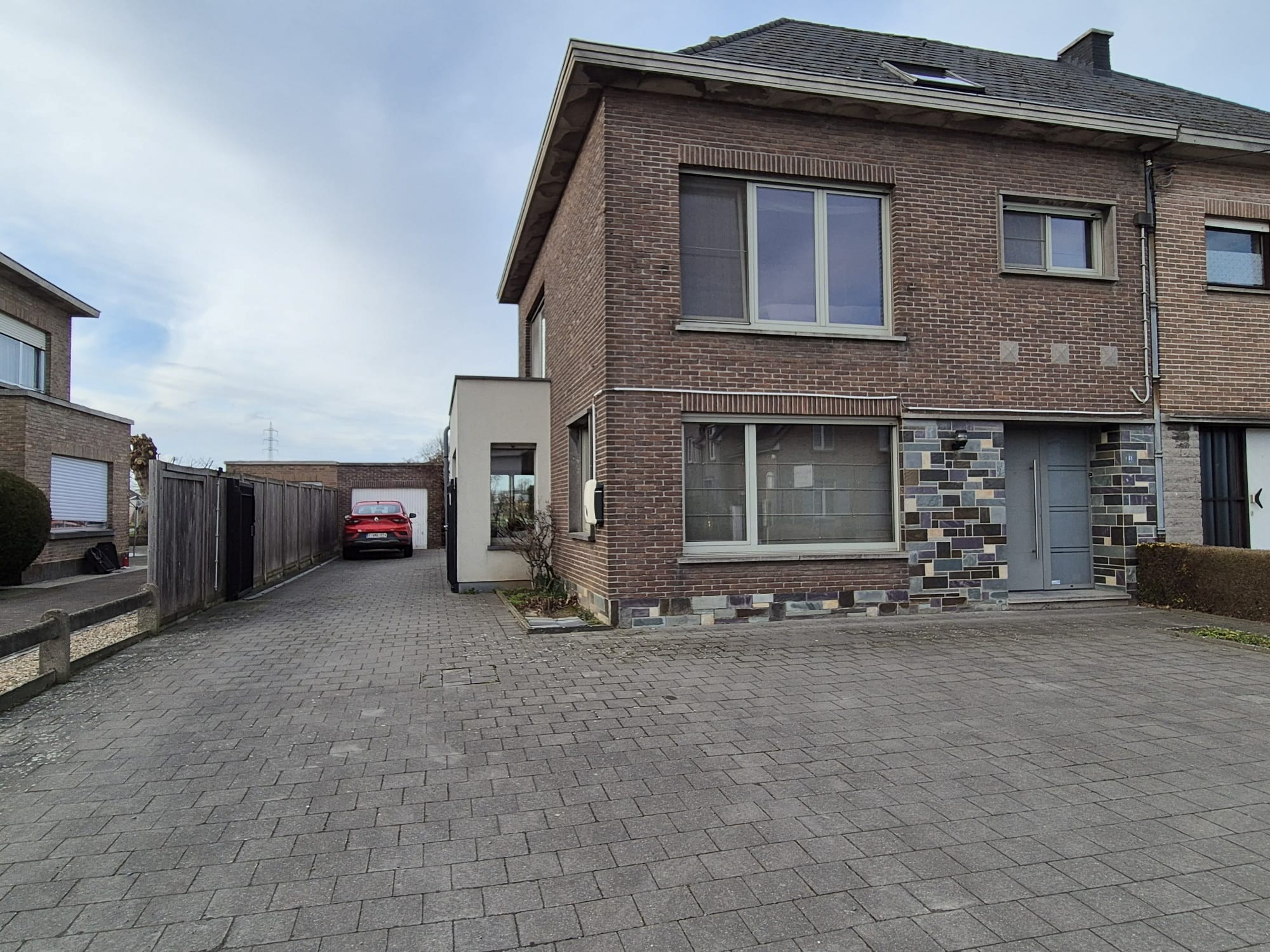 Instapklare woning met 4 slaapkamers 