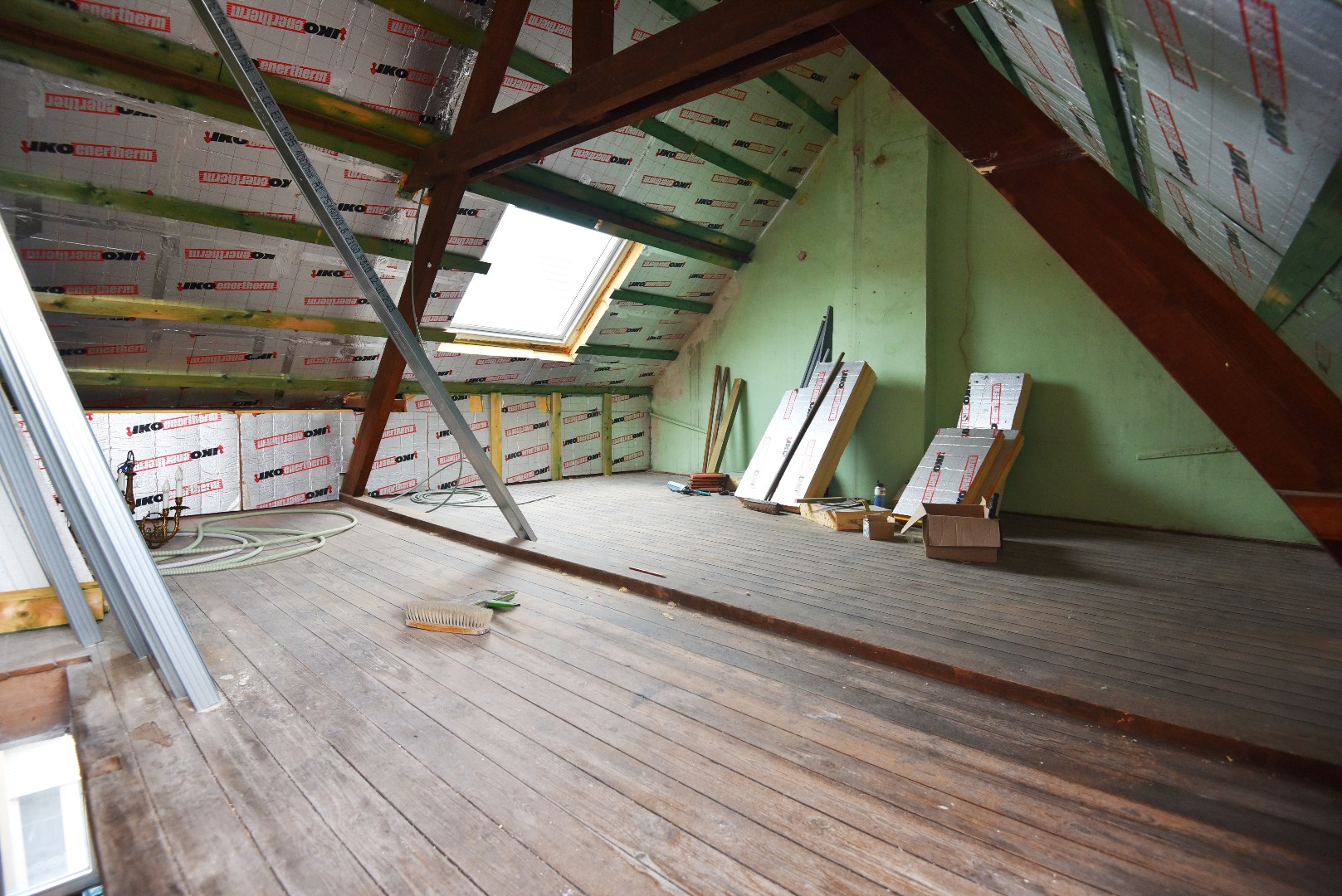 Rijwoning met 3 slpks te centrum Eeklo 