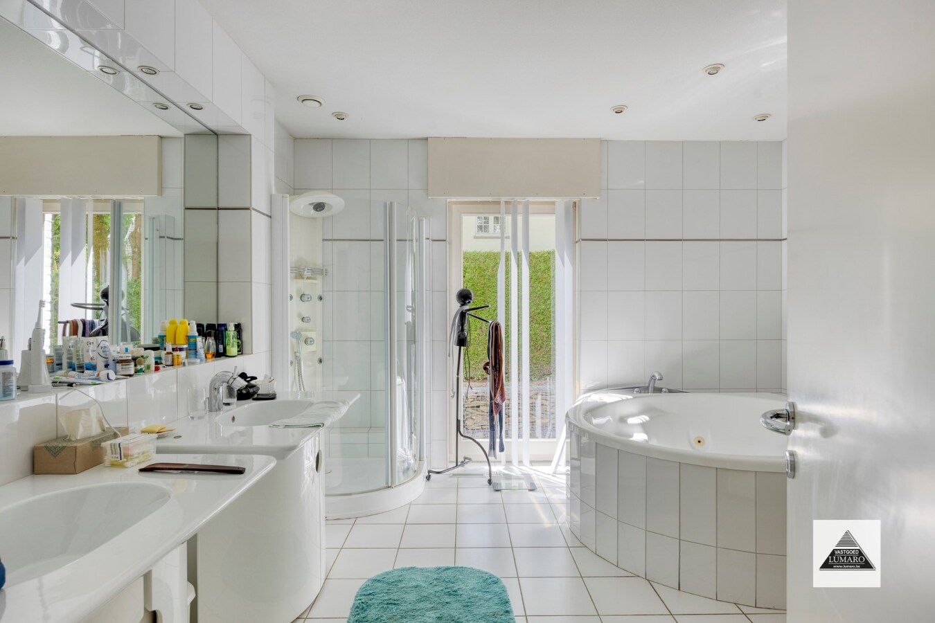 Residentieel gelegen villa op  perceel van  2.889 m². Aan Nationaal Park Hoge Kempen. 