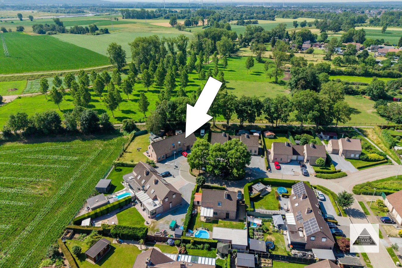 Gezinswoning met 4 slaapkamers, gelegen aan de Winterdijk, natuurgebied Maaswinkel. 