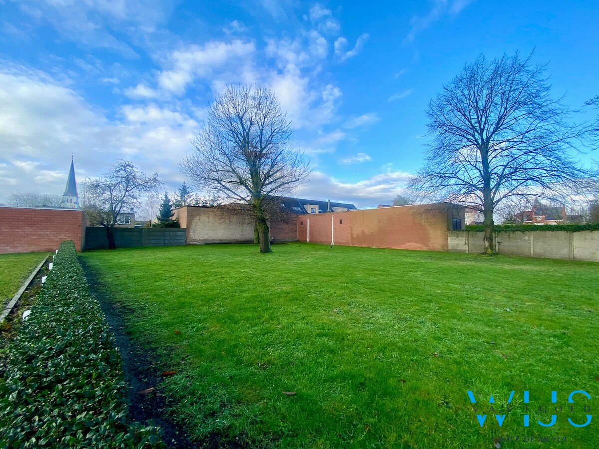 Totaal afgewerkte serviceflat te Lievegem ! 