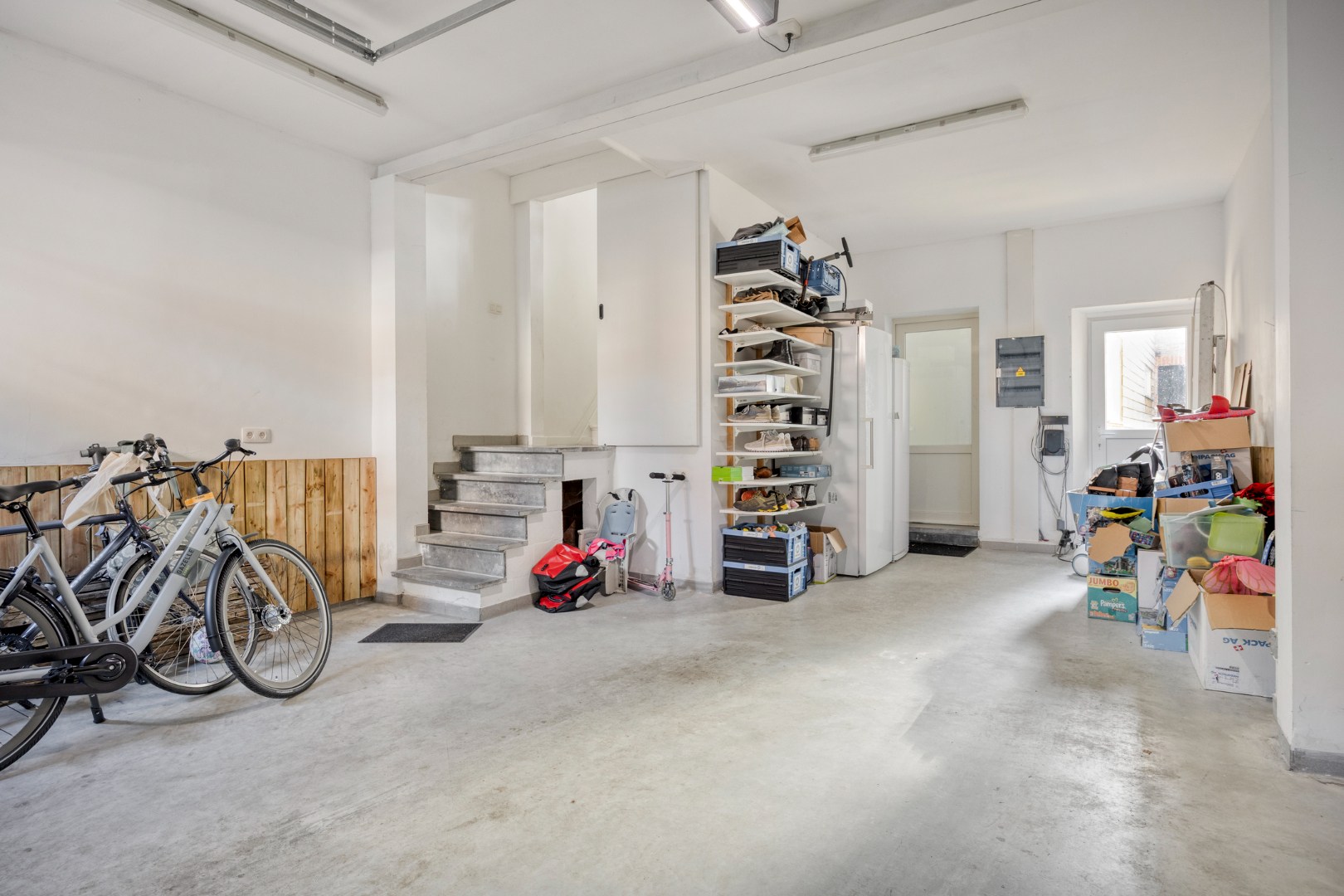 Instapklare bel-etagewoning met 4 slpk. in het hart van Geel 