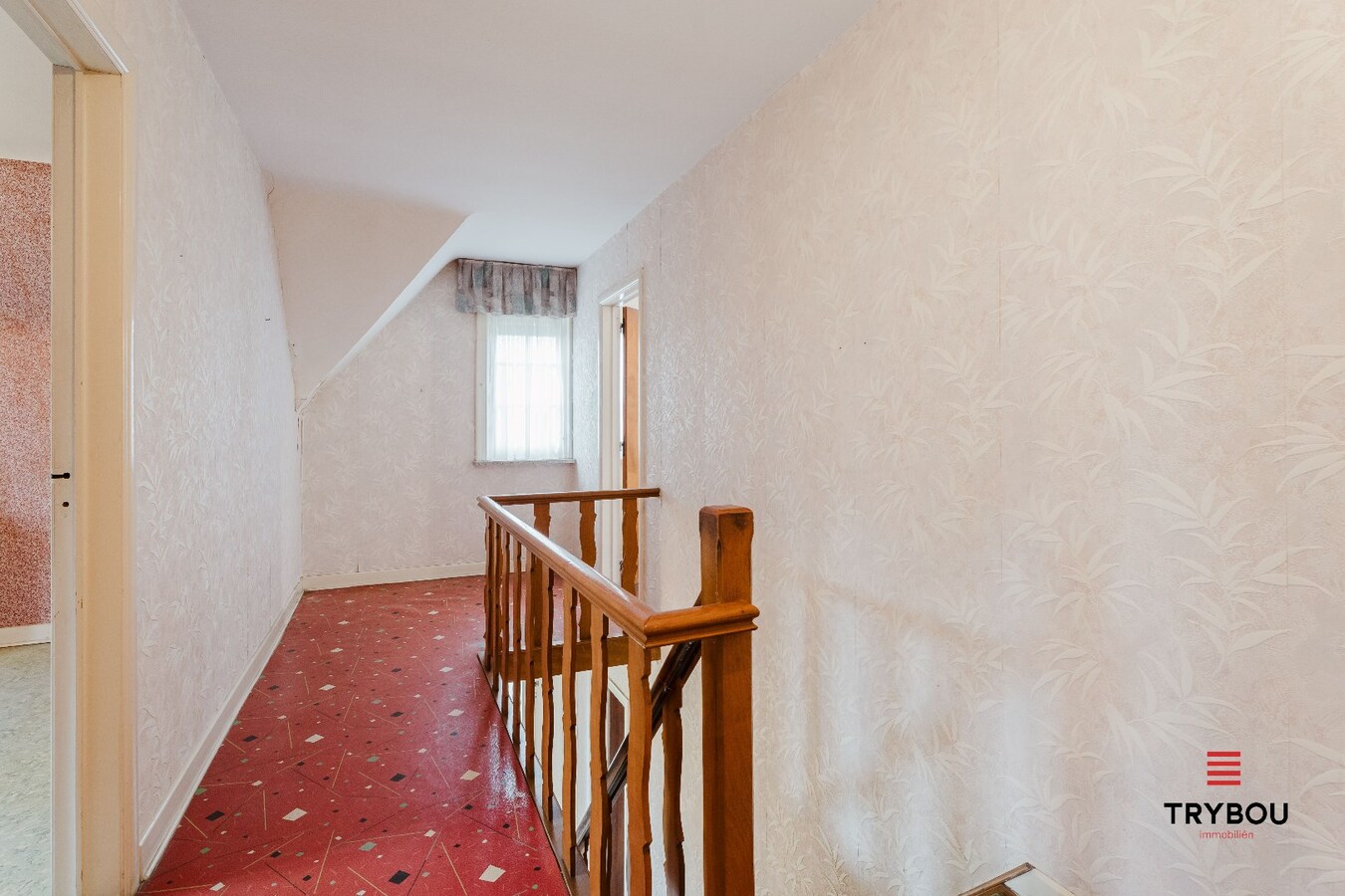 Alleenstaande woning op een ruim perceel van 2270 m² met rustige ligging te Langemark 