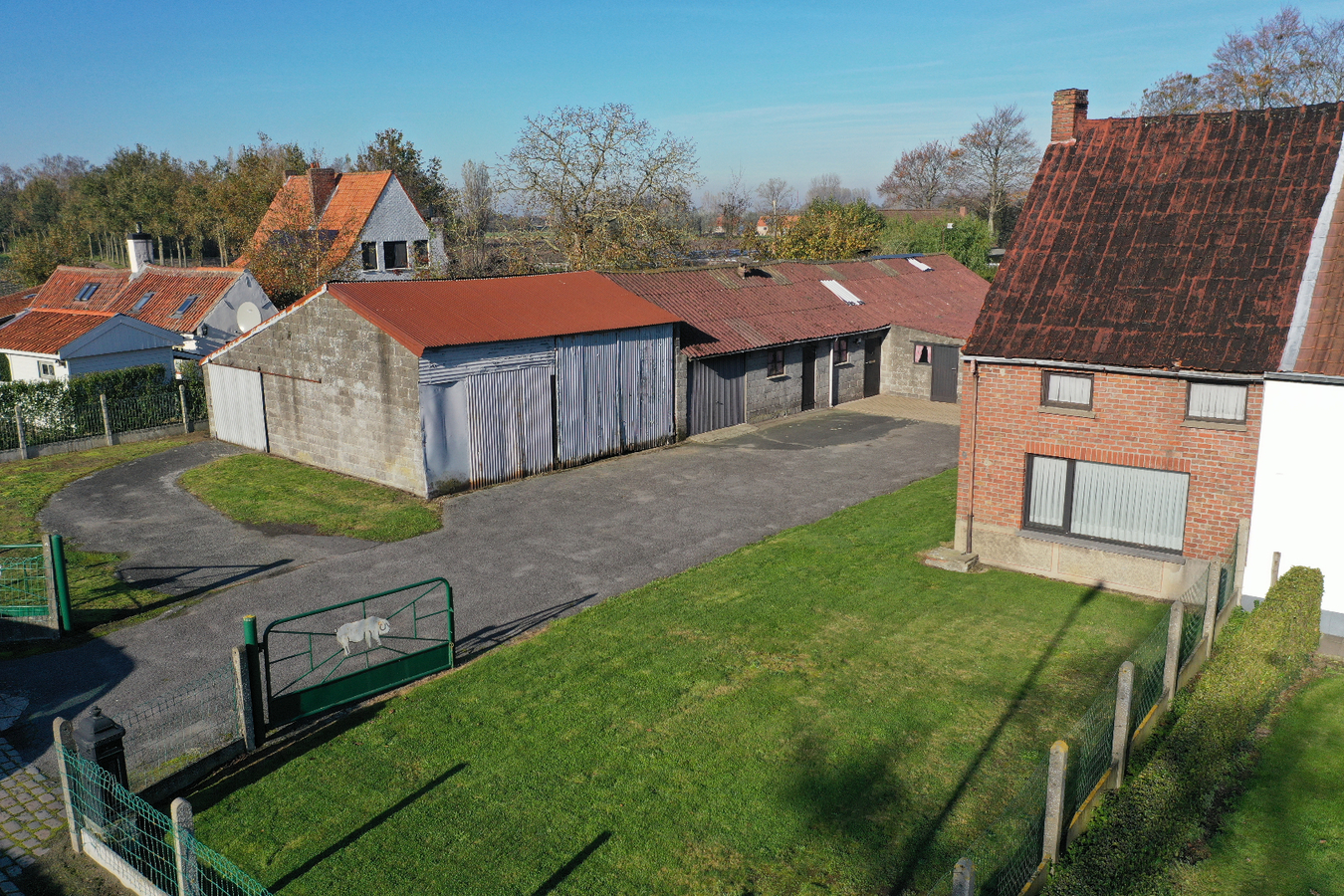 Prachtig gelegen woning met bijgebouw 