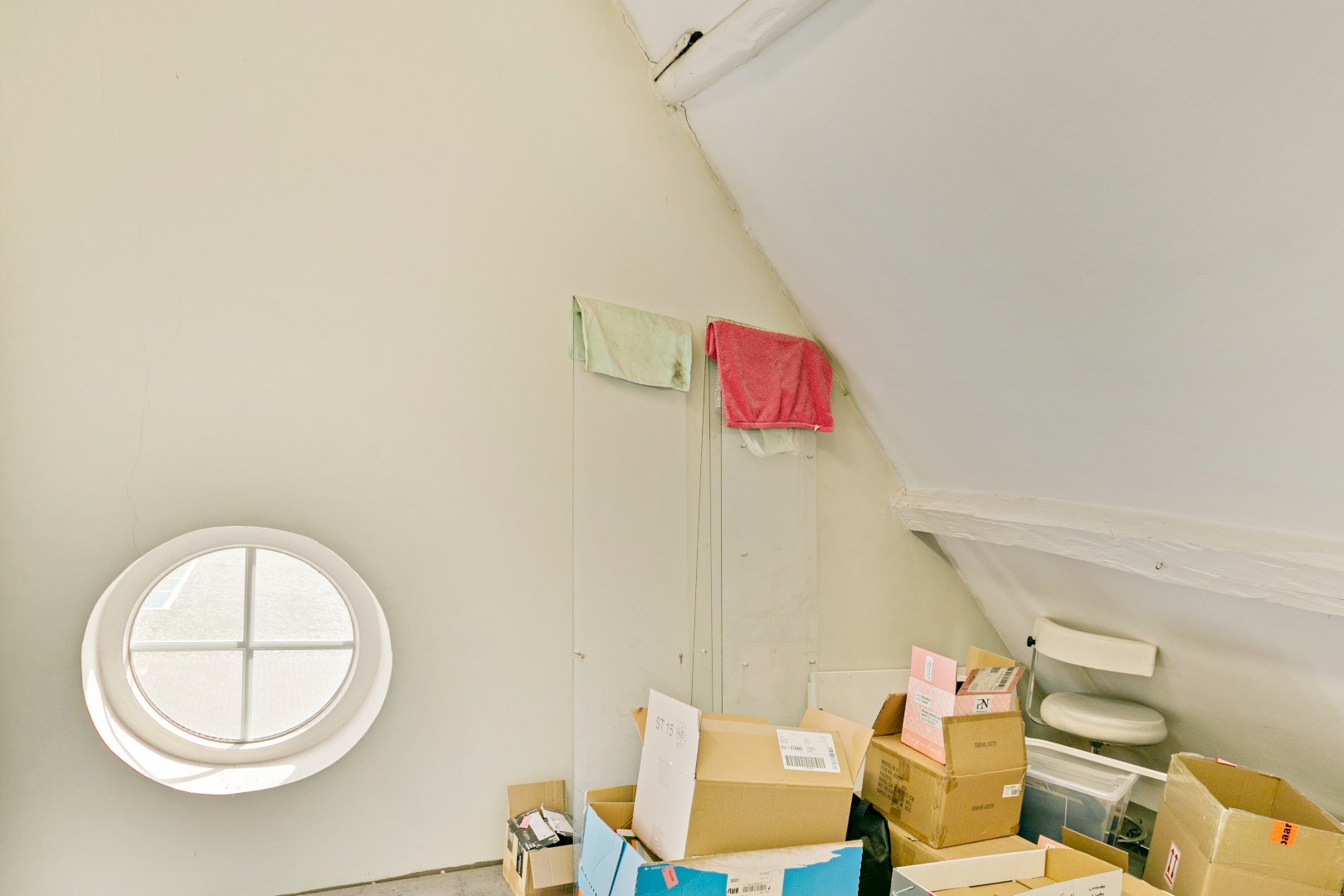 Handelspand met parkeermogelijkheid in het centrum van Bonheiden 