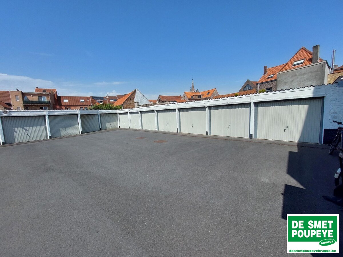 Garagebox in afgesloten complex 