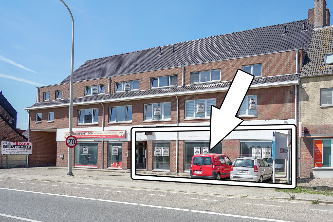 Commercieel gelegen winkel  met  parking 