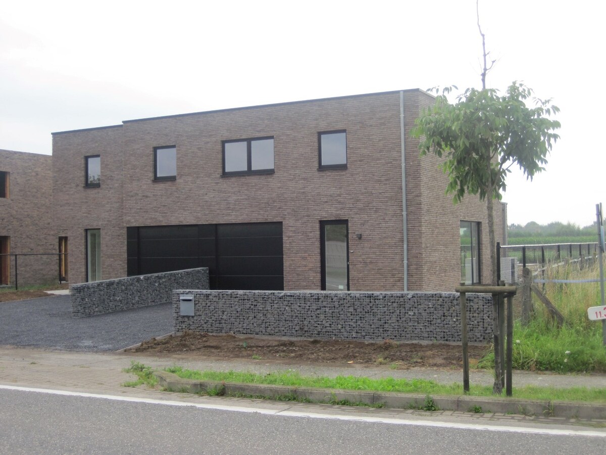 Eigentijdse nieuwbouwwoning 