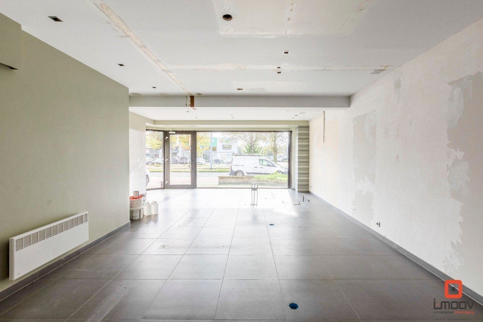 Zichtlocatie als handelspand of kantoorruimte met potentieel! 